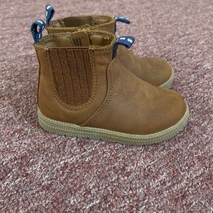 Cat & Jack Esteban toddler chukka boots size 6